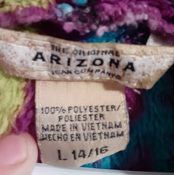 A purple zip up fleece - Picture 5 of 7